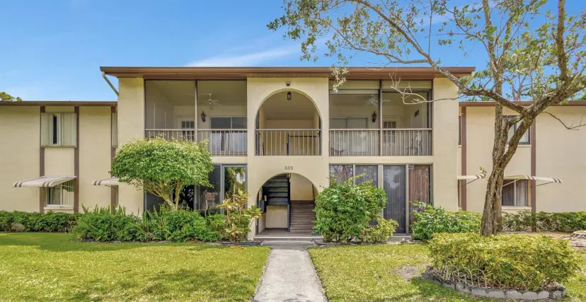 Picture of 335 Knotty Pine Circle A-1, Greenacres FL 33463