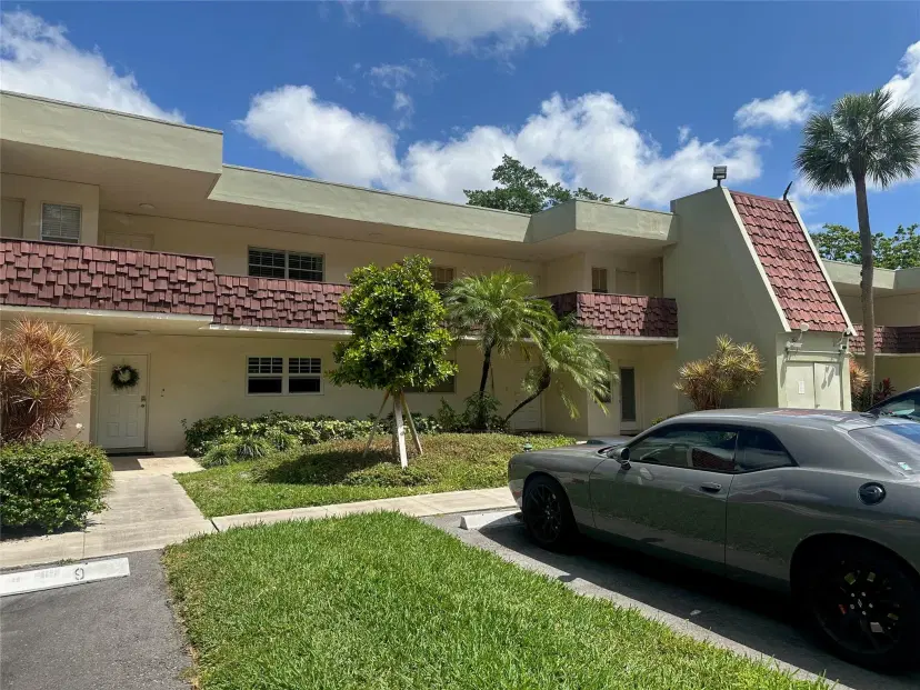 Picture of 3151 N Course Ln 204, Pompano Beach, FL 33069
