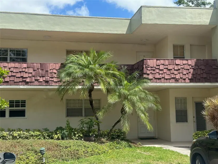 Picture of 3151 N Course Ln 204, Pompano Beach, FL 33069