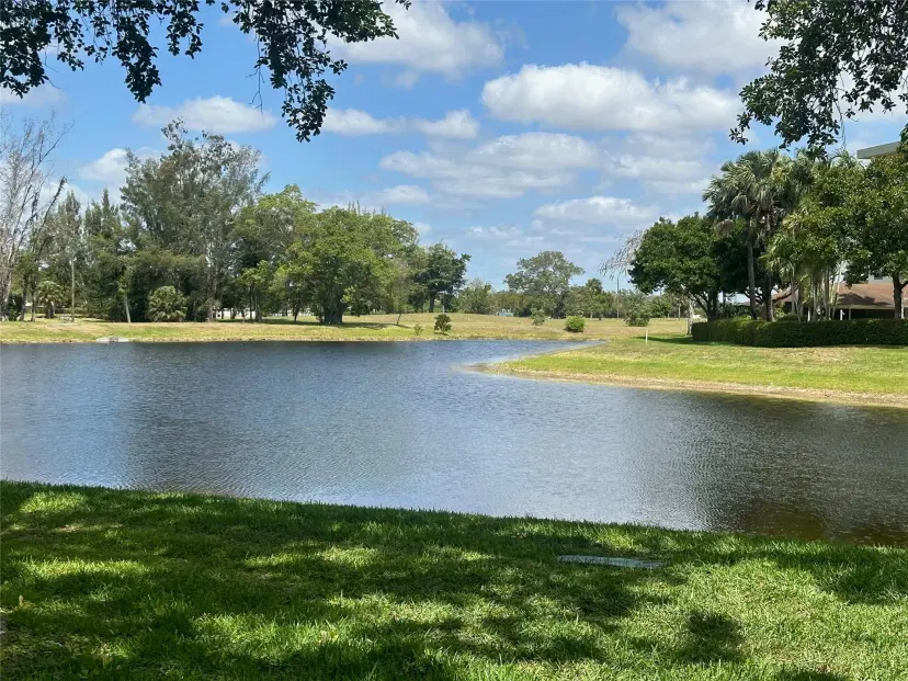 Picture of 3151 N Course Ln 204, Pompano Beach, FL 33069