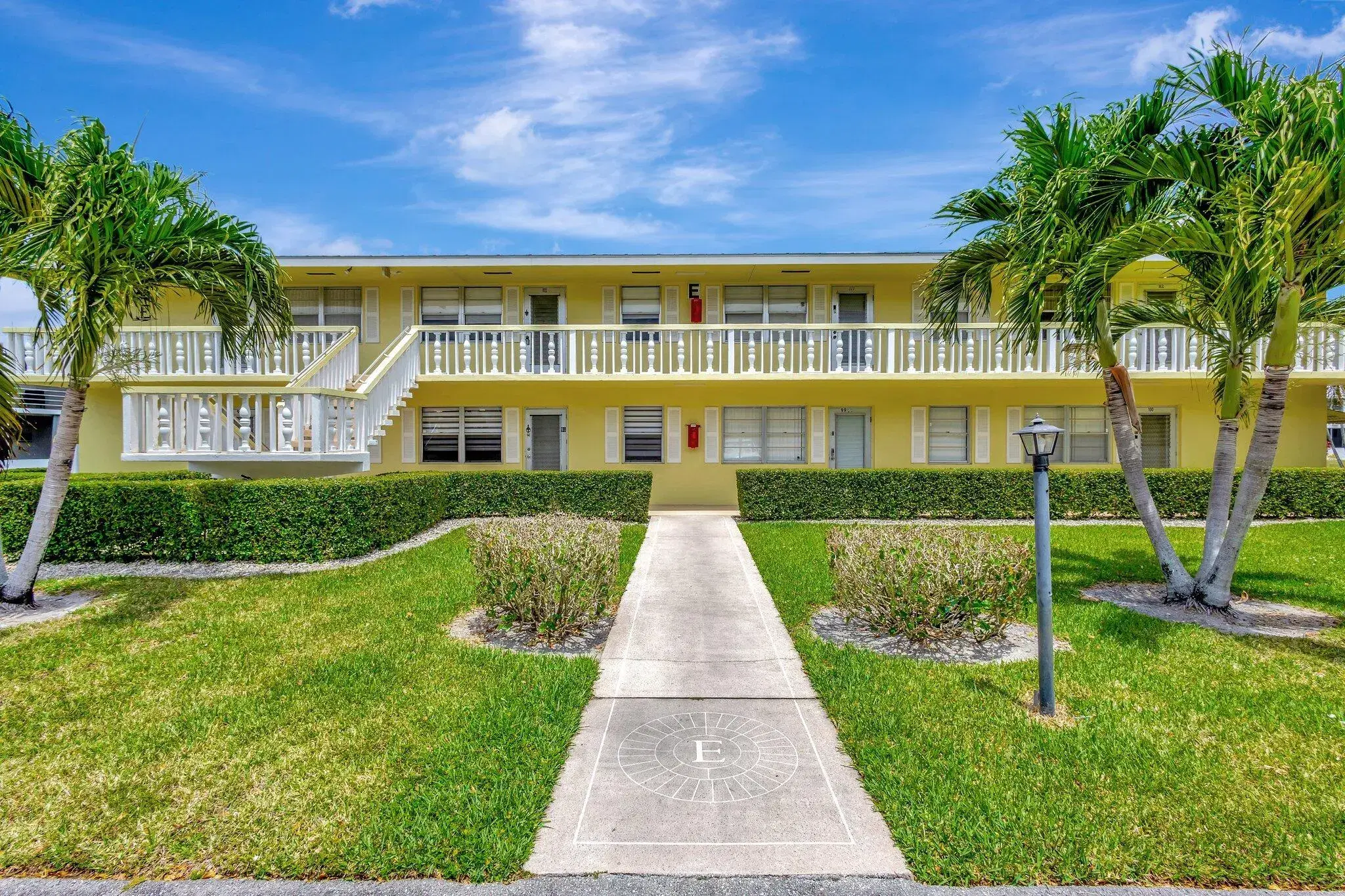 Picture of 110 Sheffield E, West Palm Beach, FL 33417