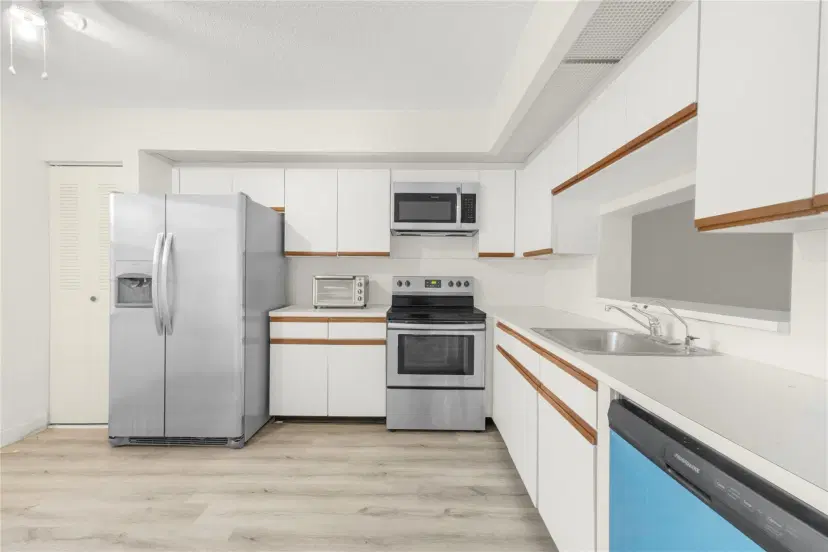 Picture of 1101 SW 128Th Ter 313C, Pembroke Pines FL 33027