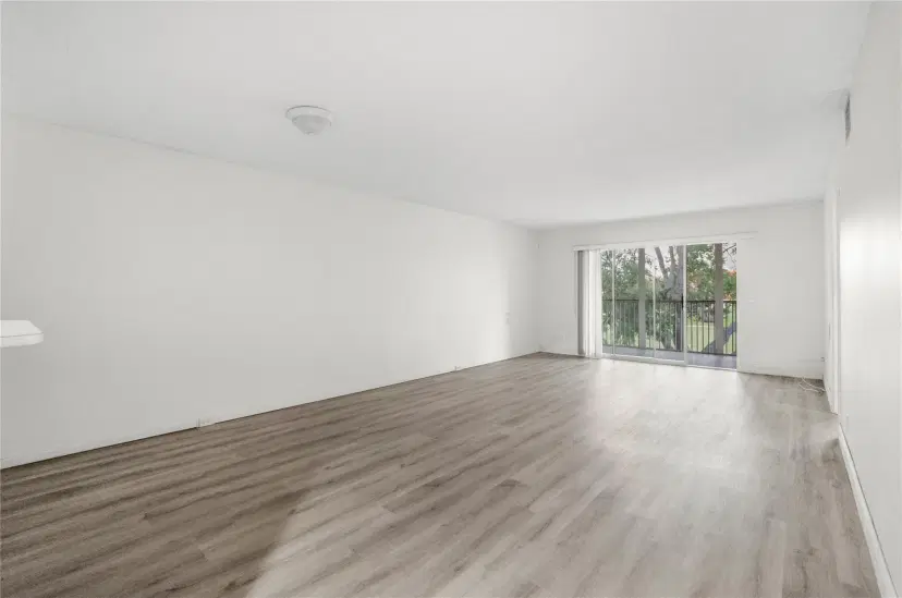 Picture of 1101 SW 128Th Ter 313C, Pembroke Pines FL 33027