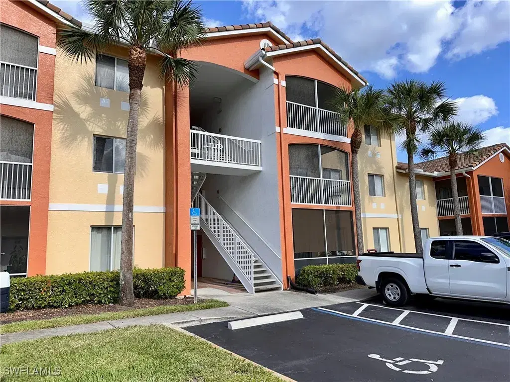 Picture of 6360 Aragon Way 105, Fort Myers, FL 33966