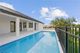 Picture of 909 SW 11Th Ct, Cape Coral, FL 33991