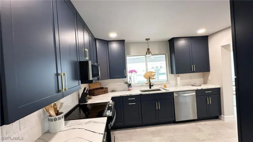 Picture of 41 Fairview Blvd, Fort Myers Beach FL 33931