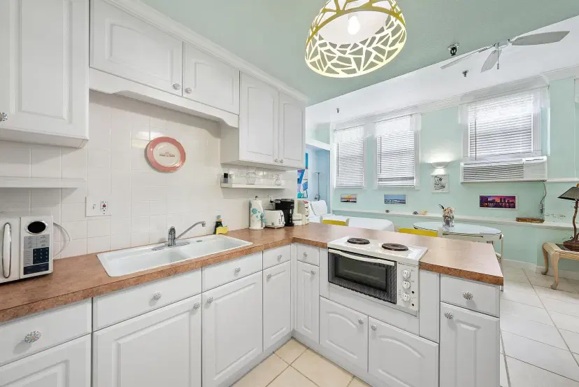 Picture of 235 Sunrise Avenue 1051, Palm Beach FL 33480