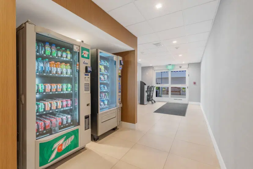 Picture of 1800 N Andrews Ave 5B, Fort Lauderdale FL 33311