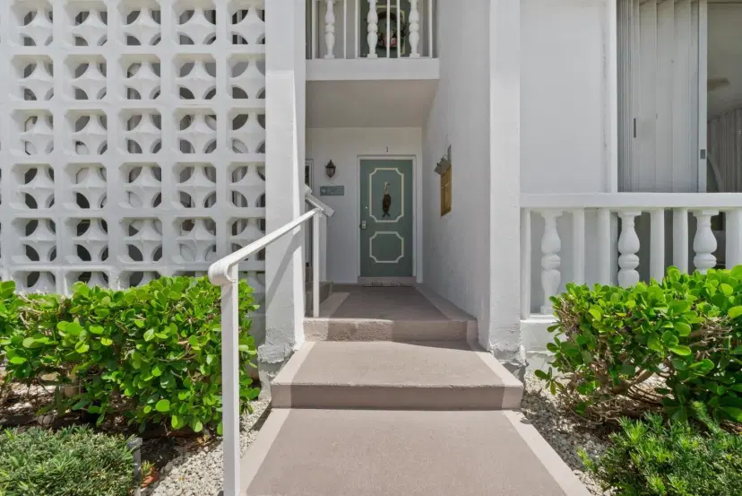 Picture of 4201 S Ocean Boulevard I1, Palm Beach FL 33480
