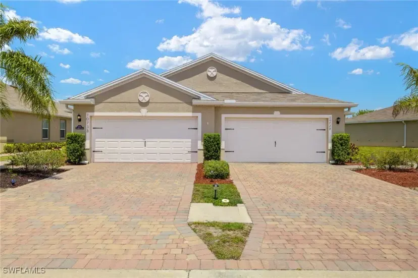 Picture of 10733 Crossback Ln, Lehigh Acres FL 33936