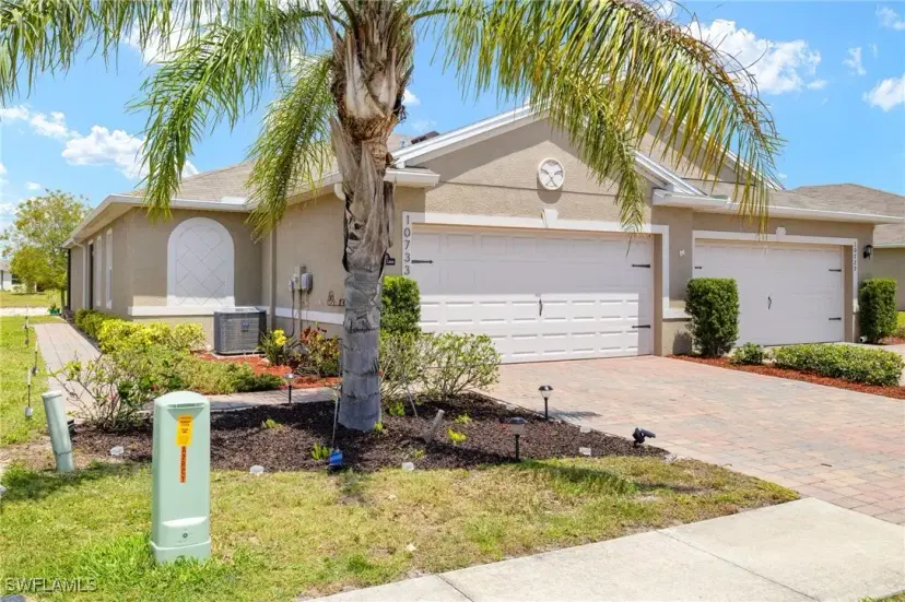 Picture of 10733 Crossback Ln, Lehigh Acres FL 33936