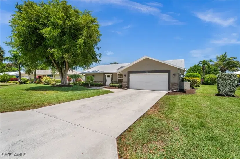 Picture of 9556 Litchfield Ln, Naples FL 34109
