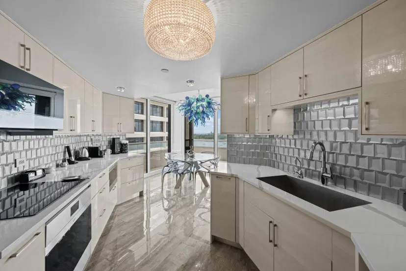 Picture of 525 S Flagler Drive 16A, West Palm Beach FL 33401