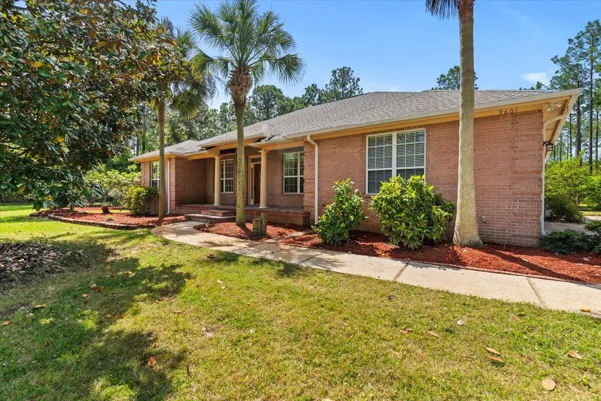 Picture of 9601 Sunnybrook Drive, Navarre, FL 32566