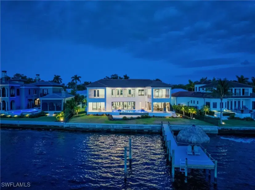 Picture of 3924 W Riverside Dr, Fort Myers FL 33901