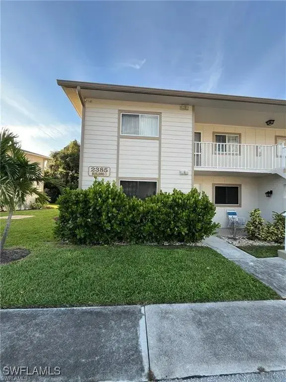 Picture of 2385 Naples Trace Cir 1, Naples FL 34109