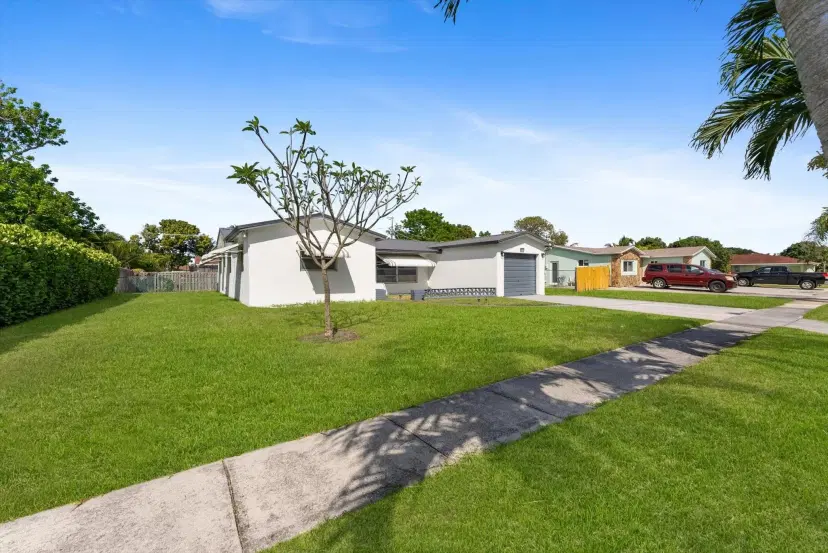 Picture of 1815 Pinehurst Dr, West Palm Beach FL 33407