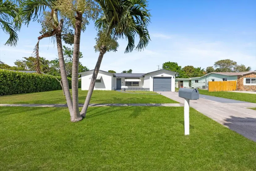 Picture of 1815 Pinehurst Dr, West Palm Beach FL 33407