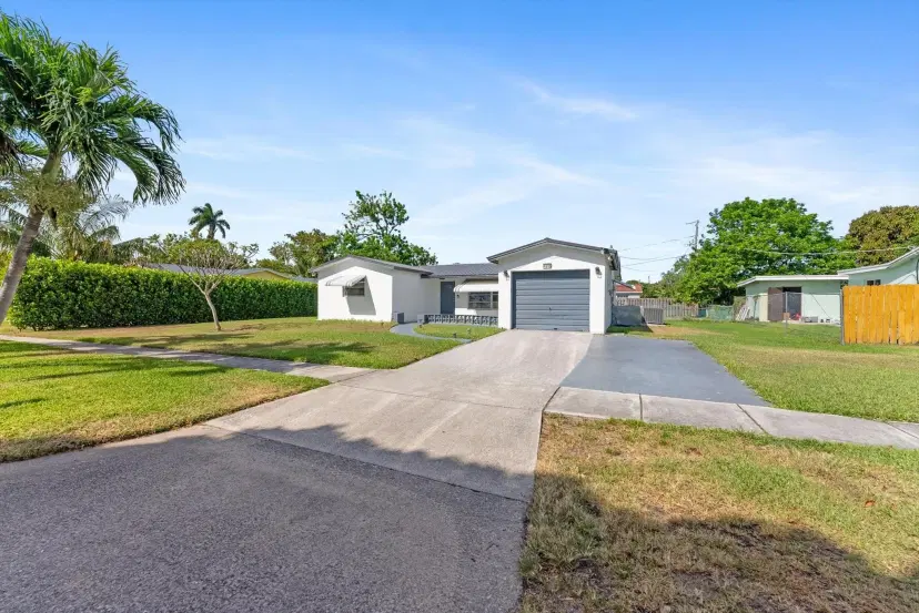 Picture of 1815 Pinehurst Dr, West Palm Beach FL 33407