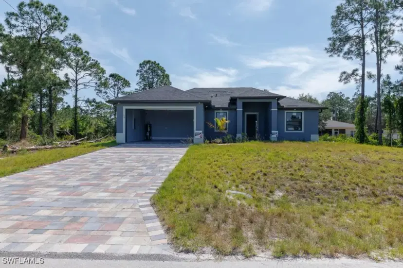 Picture of 509 Cottonwood Ave S, Lehigh Acres FL 33974