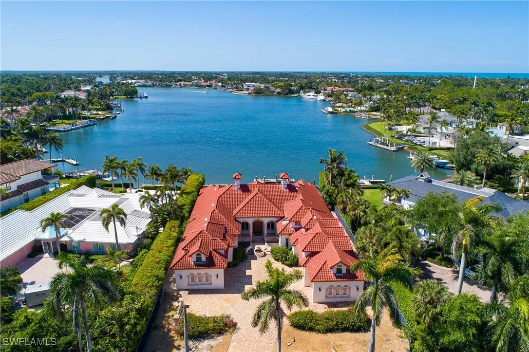 Picture of 600 Galleon Dr, Naples, FL 34102