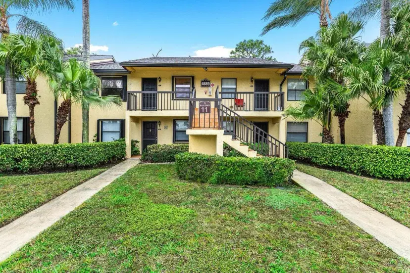 Picture of 4689 Lucerne Lakes Boulevard 203, Lake Worth FL 33467