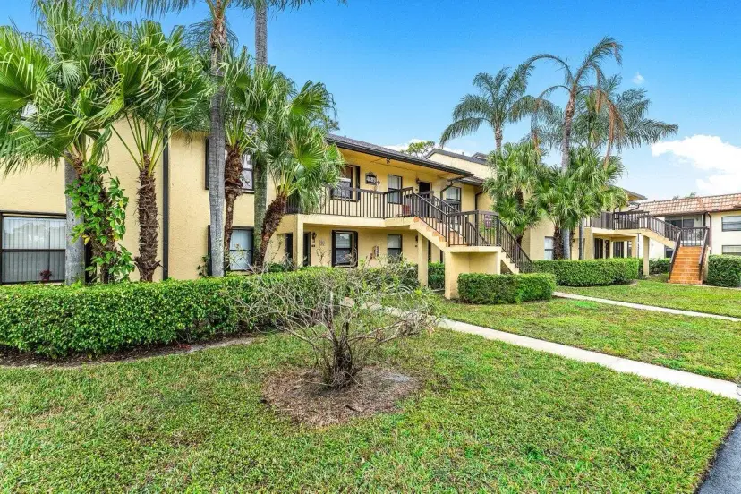 Picture of 4689 Lucerne Lakes Boulevard 203, Lake Worth FL 33467