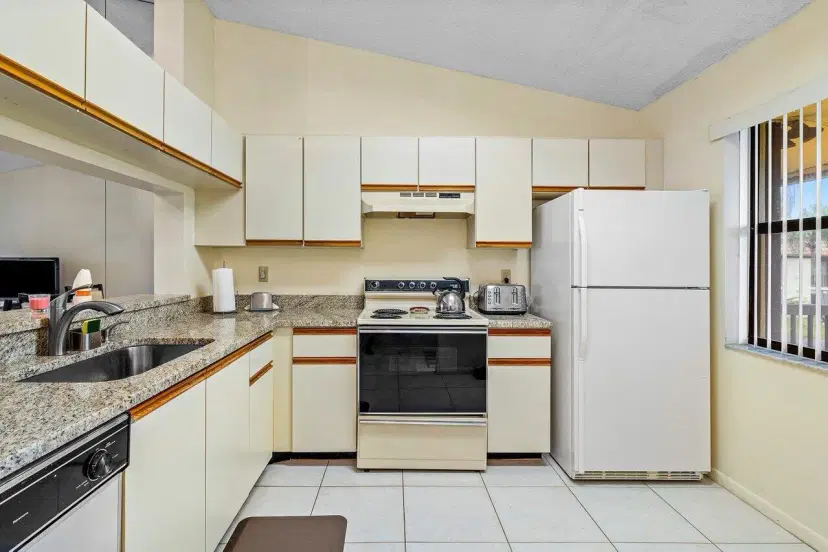 Picture of 4689 Lucerne Lakes Boulevard 203, Lake Worth FL 33467