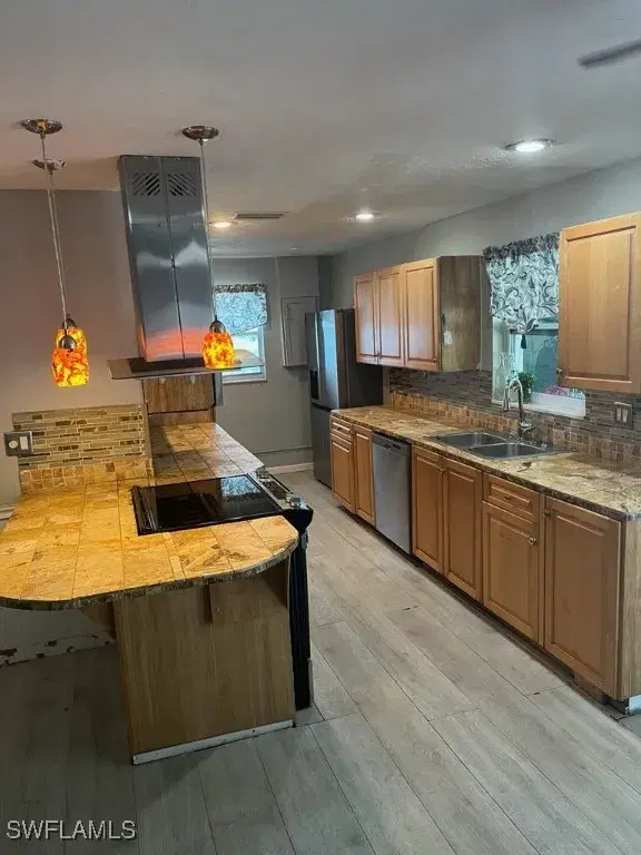 Picture of 1653 Jamestown Ct, Fort Myers FL 33907