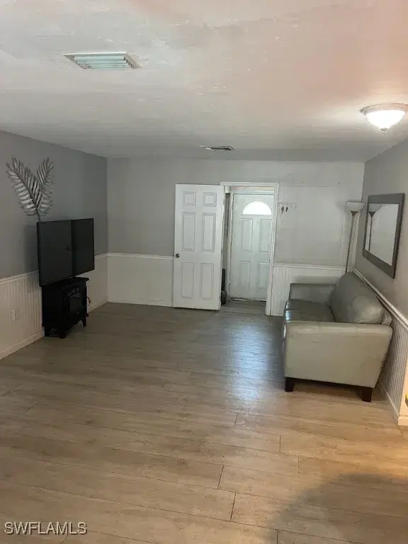 Picture of 1653 Jamestown Ct, Fort Myers FL 33907