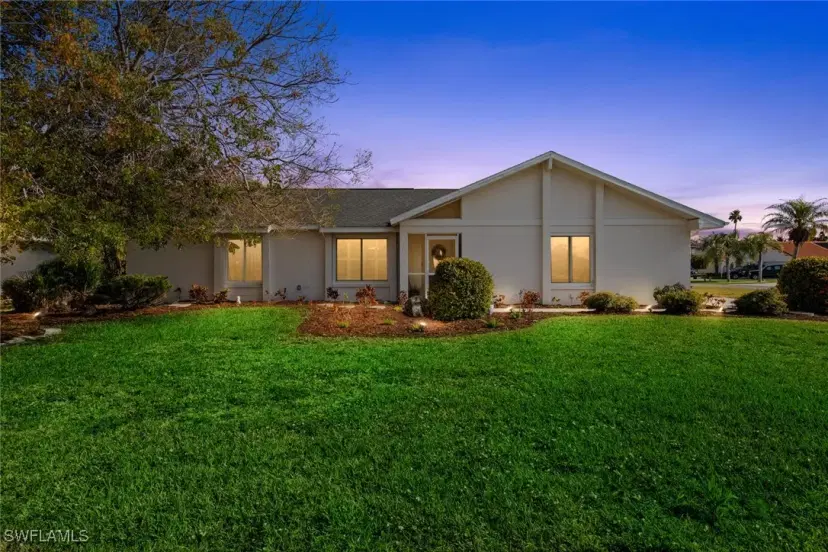 Picture of 6012 Perthshire Ln, Fort Myers FL 33908