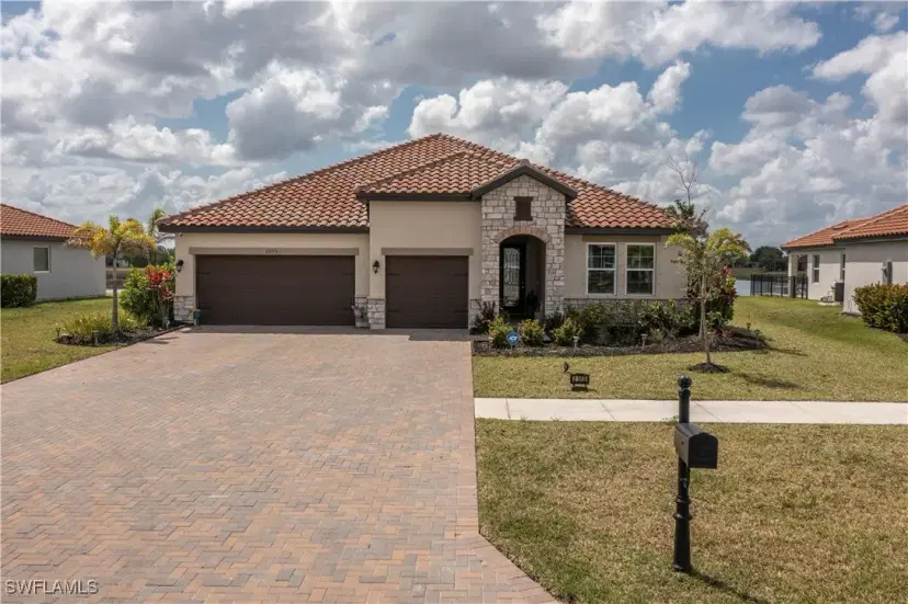 Picture of 2055 Grove Dr, Naples FL 34120