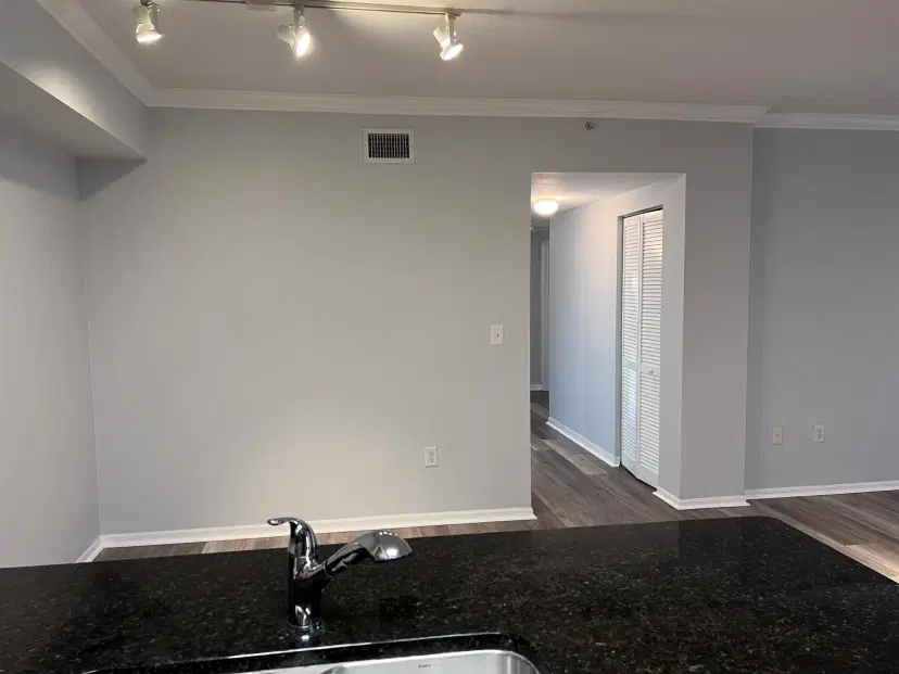 Picture of 6565 Emerald Dunes Drive 108, West Palm Beach, FL 33411