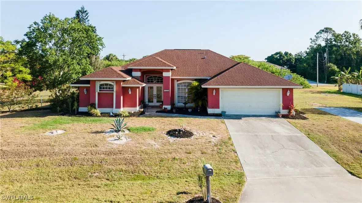Picture of 1435 Graham Cir, Lehigh Acres, FL 33936