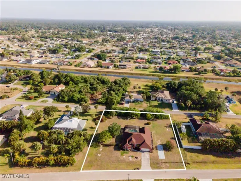 Picture of 1435 Graham Cir, Lehigh Acres, FL 33936
