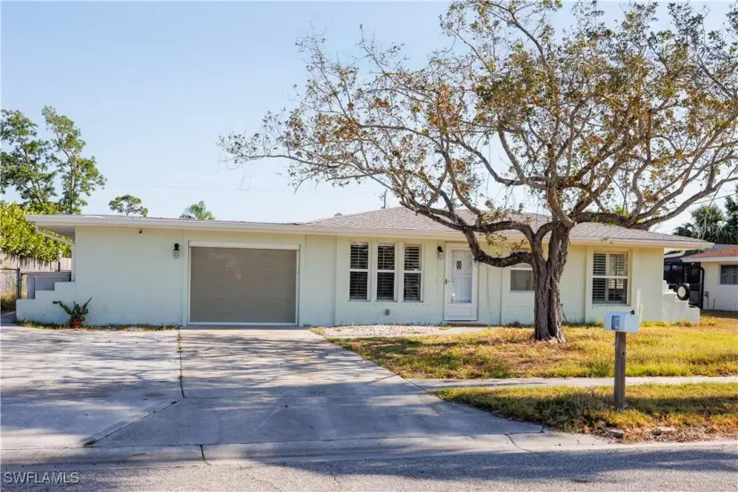 Picture of 1744 W Bluewater Ter, North Fort Myers FL 33903