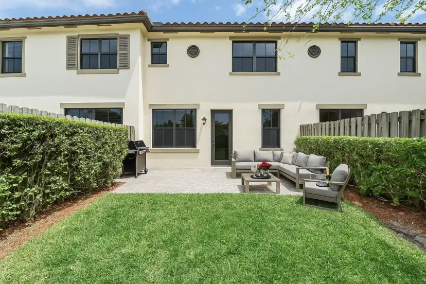 Picture of 9584 S Town Parc Cir S 0, Parkland FL 33076
