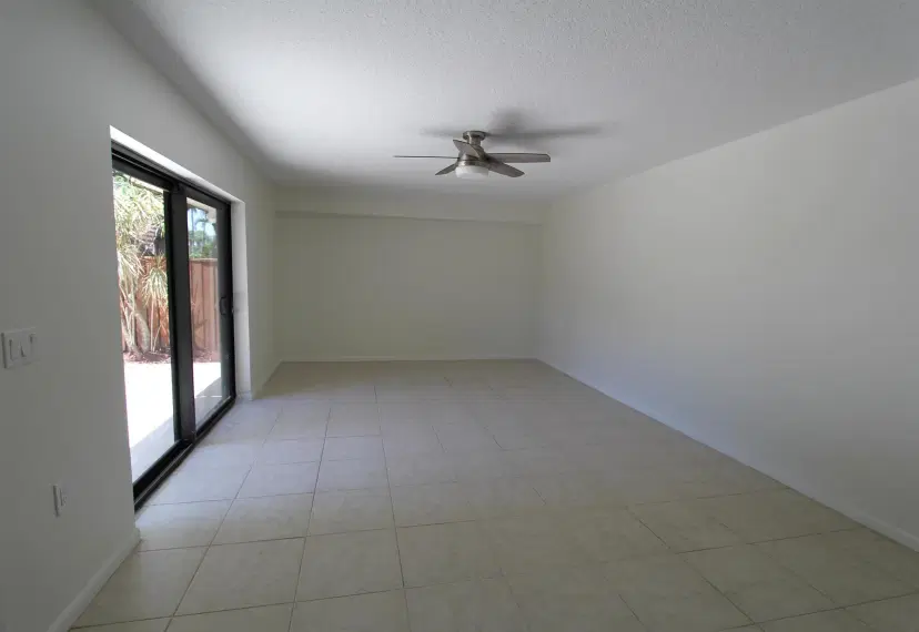 Picture of 404 Live Oak Lane, Boynton Beach, FL 33436