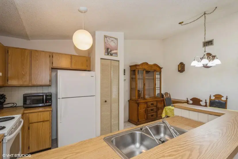 Picture of 3076 S Oakland Forest Dr 502, Oakland Park FL 33309