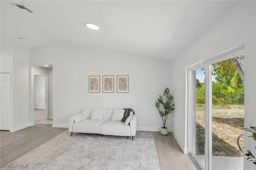 Picture of 406 Leroy Ave, Lehigh Acres FL 33972