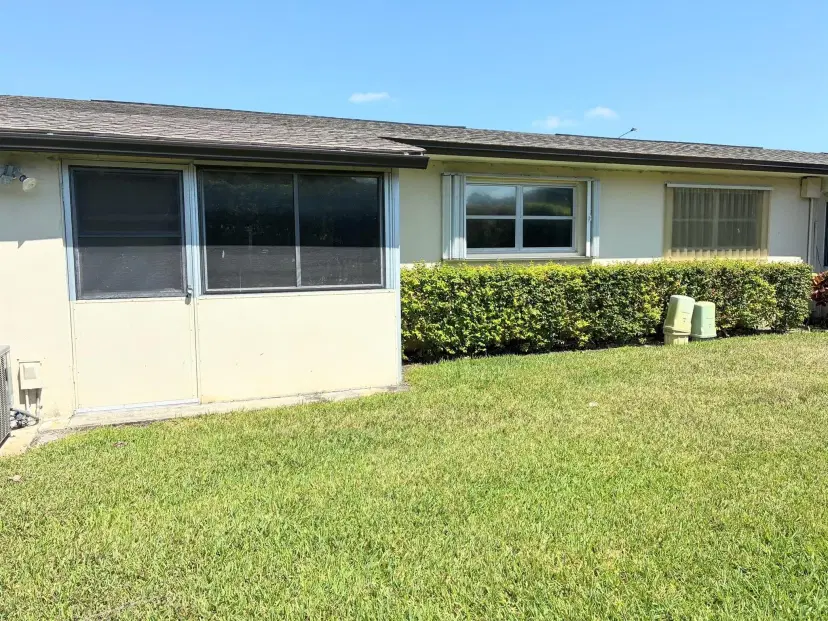 Picture of 2911 Ashley Drive W H, West Palm Beach, FL 33415