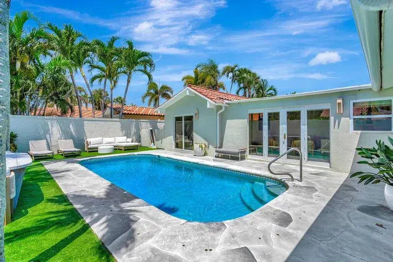 Picture of 102 W Tarpon Lane W, Jupiter FL 33477