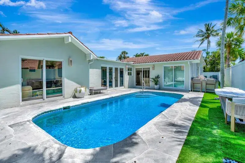 Picture of 102 W Tarpon Lane W, Jupiter FL 33477