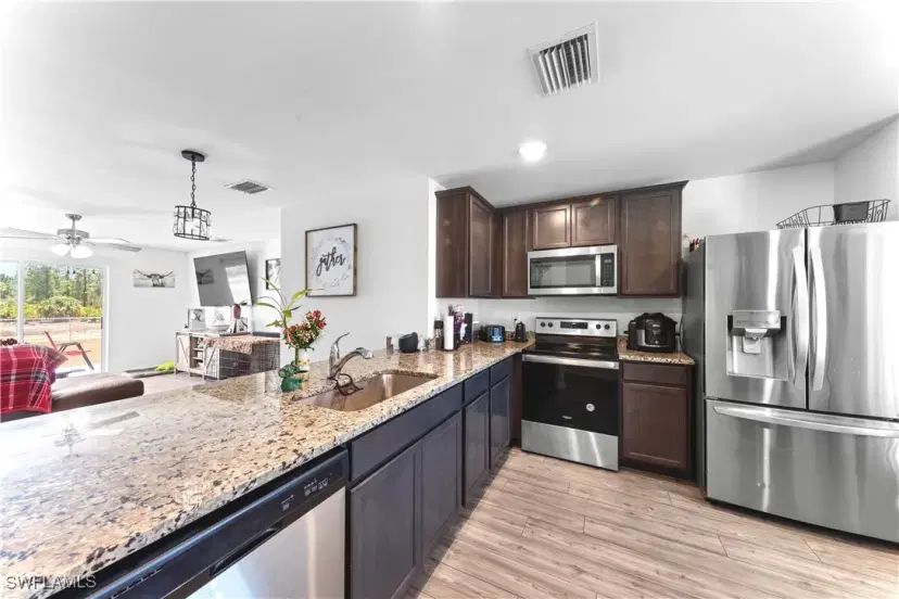 Picture of 843 Lochman Dr, Fort Myers FL 33913