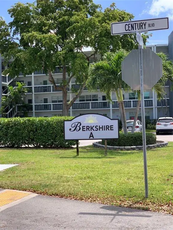 Picture of 2005 Berkshire A 2005, Deerfield Beach FL 33442