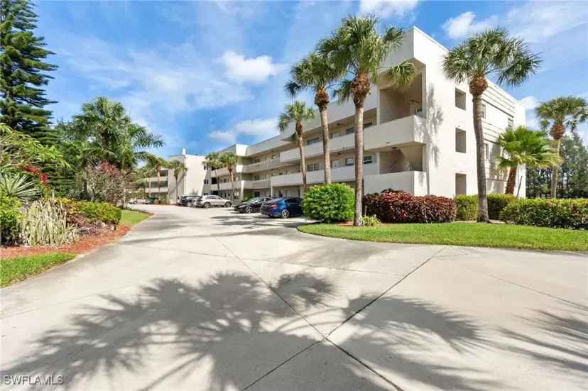 Picture of 501 Forest Lakes Blvd 111, Naples FL 34105