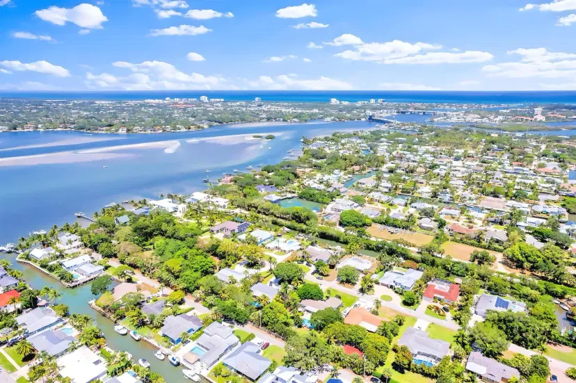 Picture of 940 Turner Quay, Jupiter FL 33458
