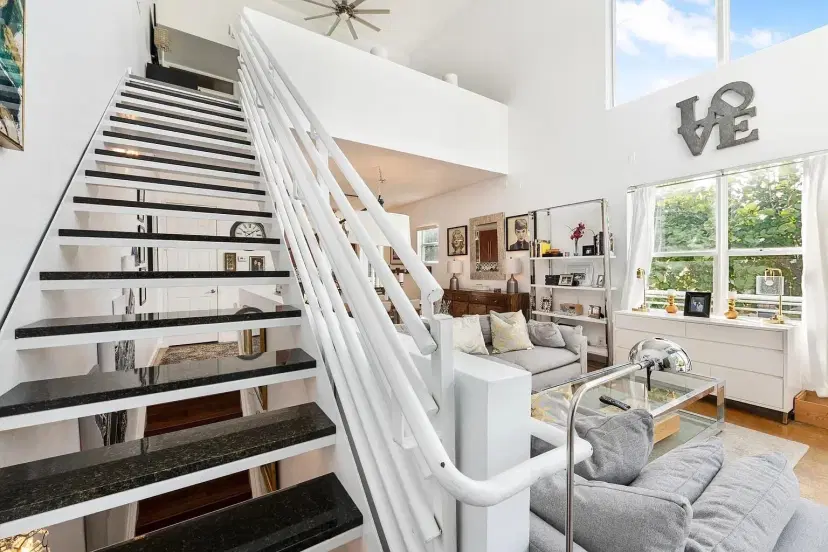 Picture of 800 NE 28Th St 800, Wilton Manors FL 33334