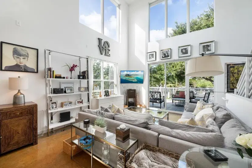 Picture of 800 NE 28Th St 800, Wilton Manors FL 33334