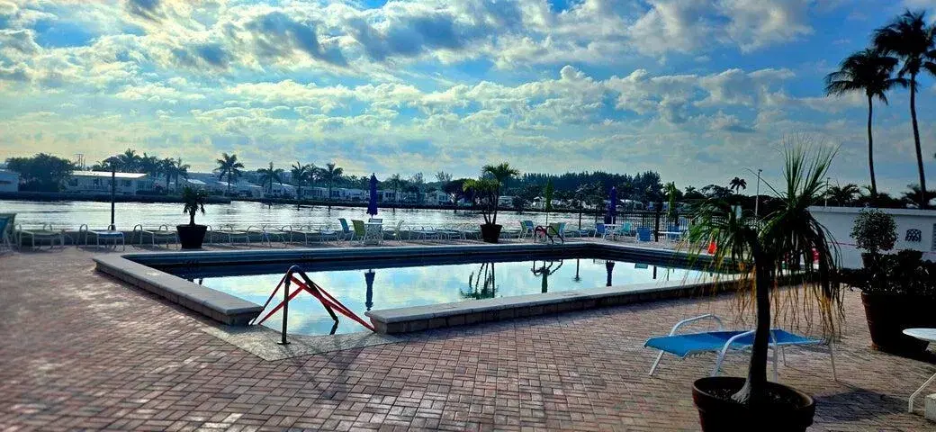 Picture of 2006 S Federal Highway S 102, Boynton Beach, FL 33435